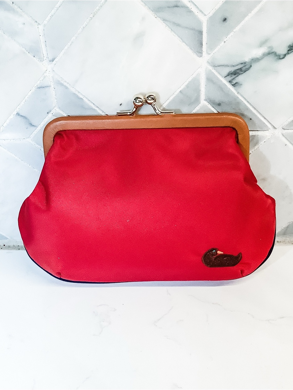 NWT Dooney & Bourke Vintage Red Frame-Top Kisslock Clutch Bag - Picture 2 of 5
